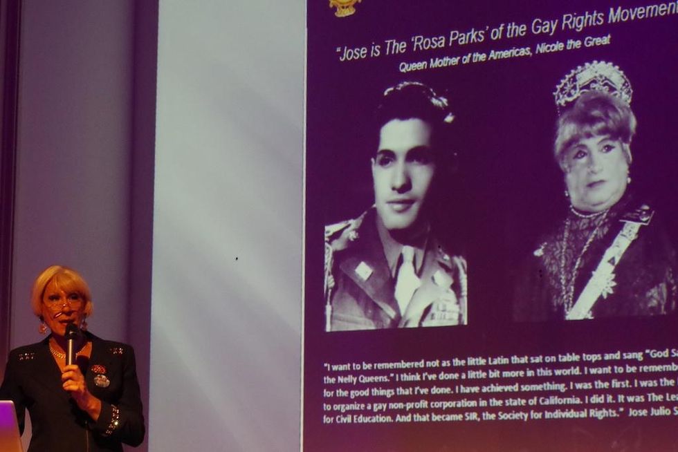 Donna sachet presenting a history of drag