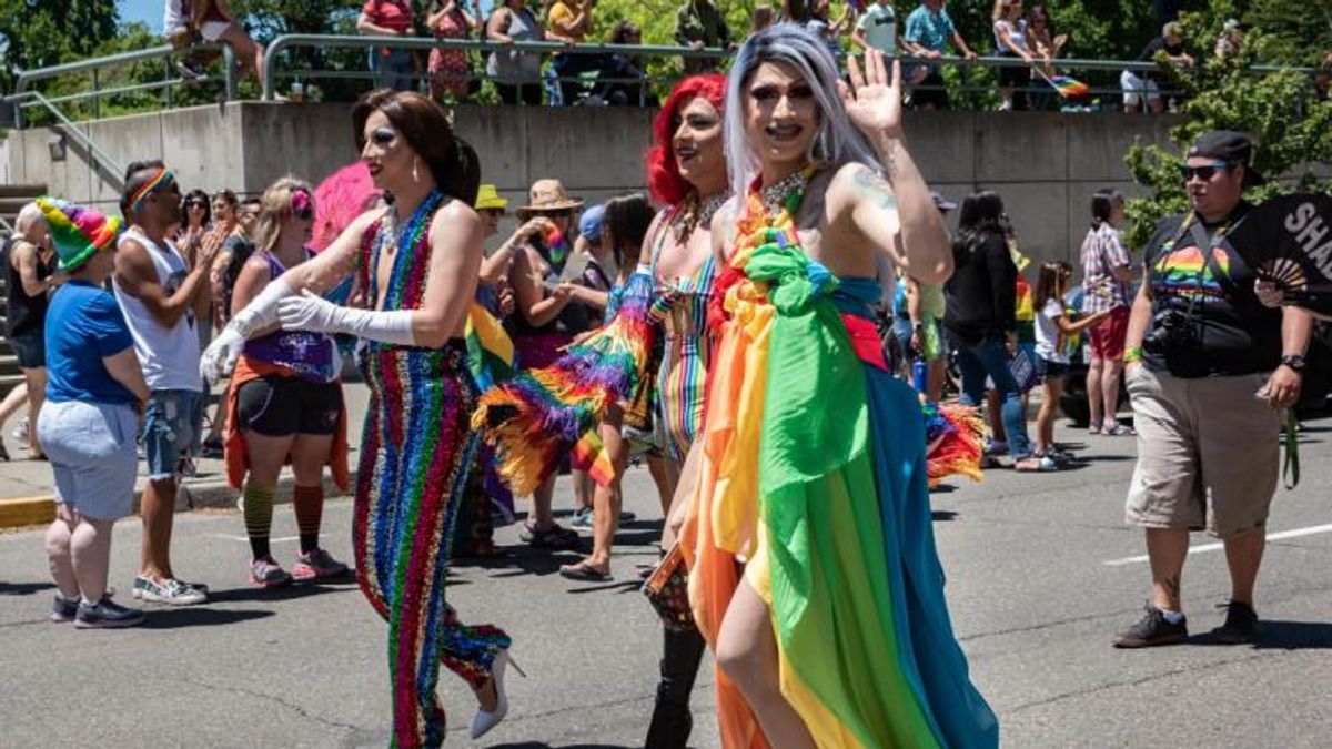 Drag Queens at pride parade