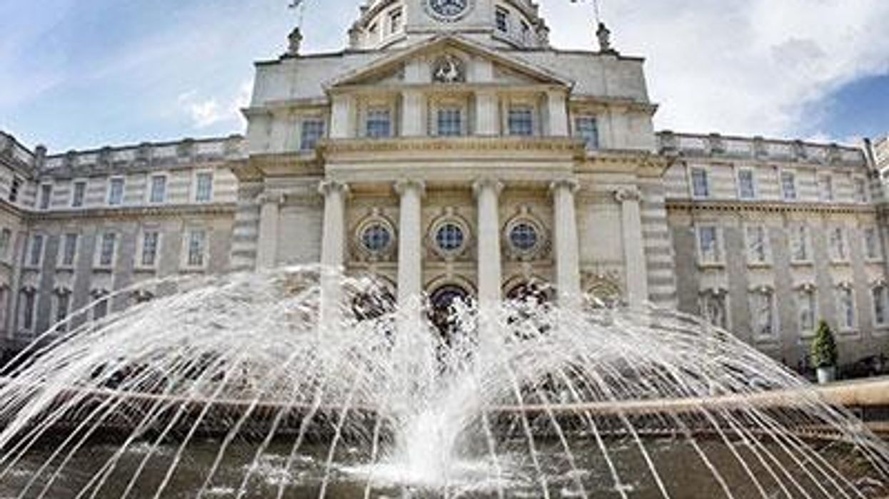 Dublin-ireland-government-buildings-x400