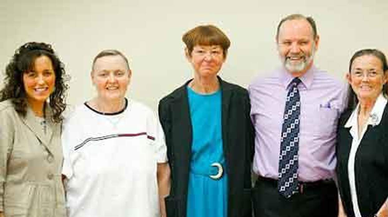 Duggarlesbiansisterx400_0