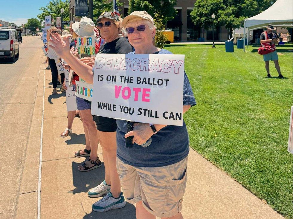 edwardsville illinois protest
