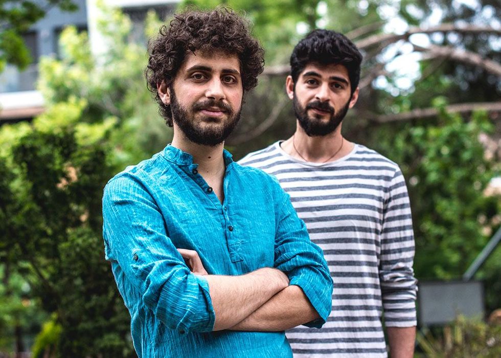 Ekin and Emrulla live in Istanbul.