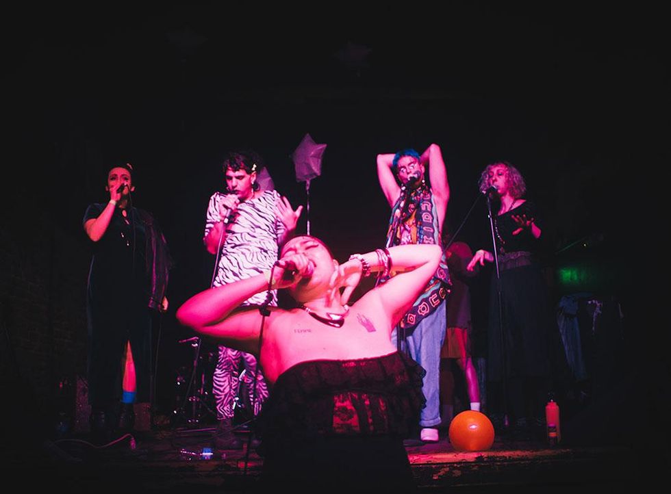 "El Sancha y Las Sirenas", photo by Jose Miranda