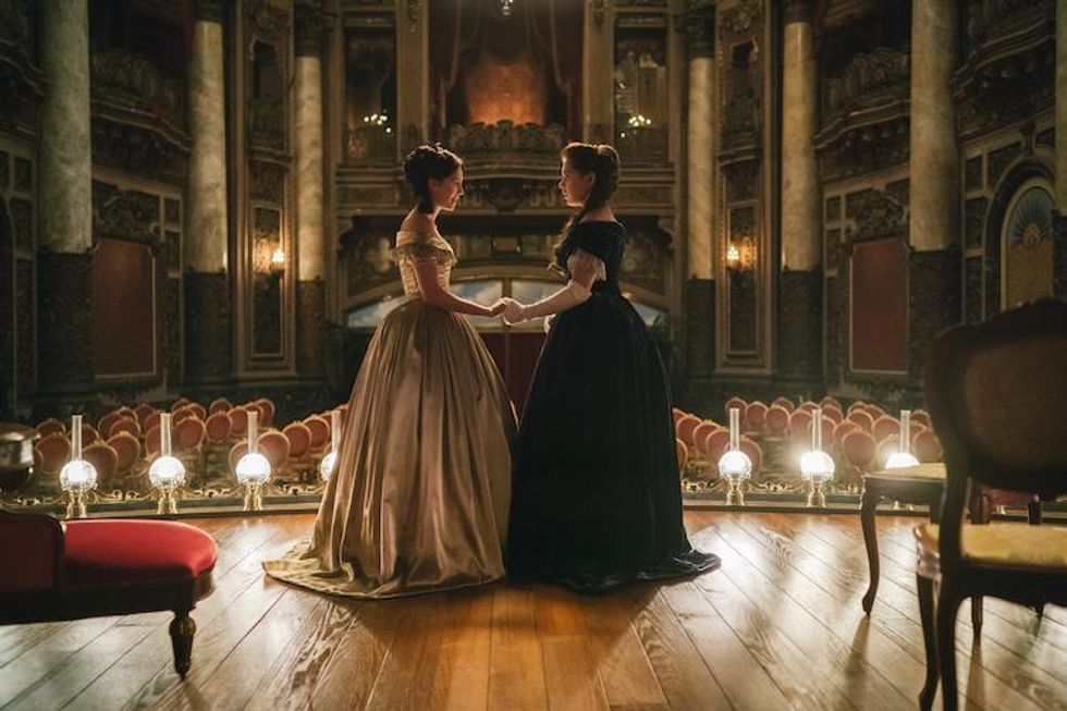 Ella Hunt and Hailee Steinfeld