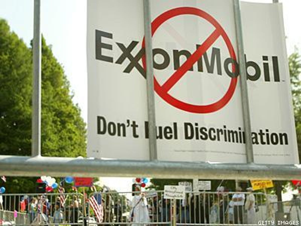 Exxon_mobil_protestx400_0
