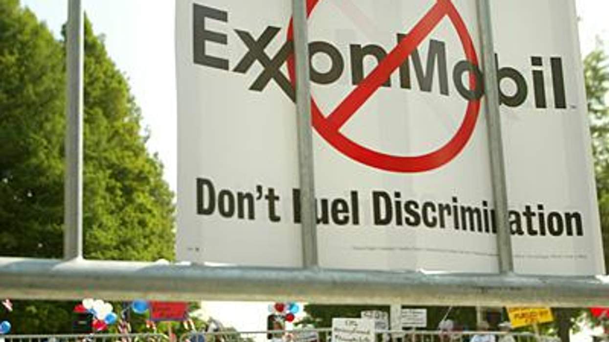 Exxon_mobil_protestx400