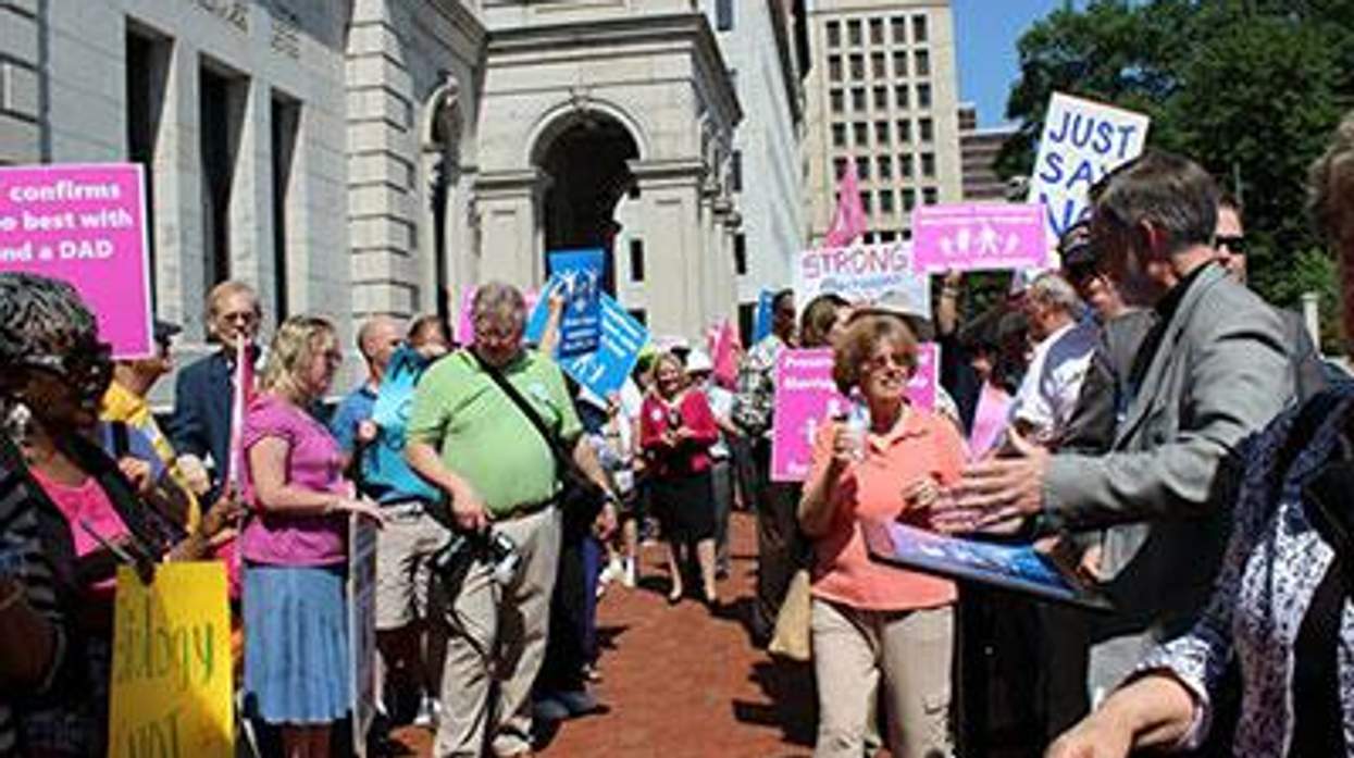 Family-foundation-va-x400