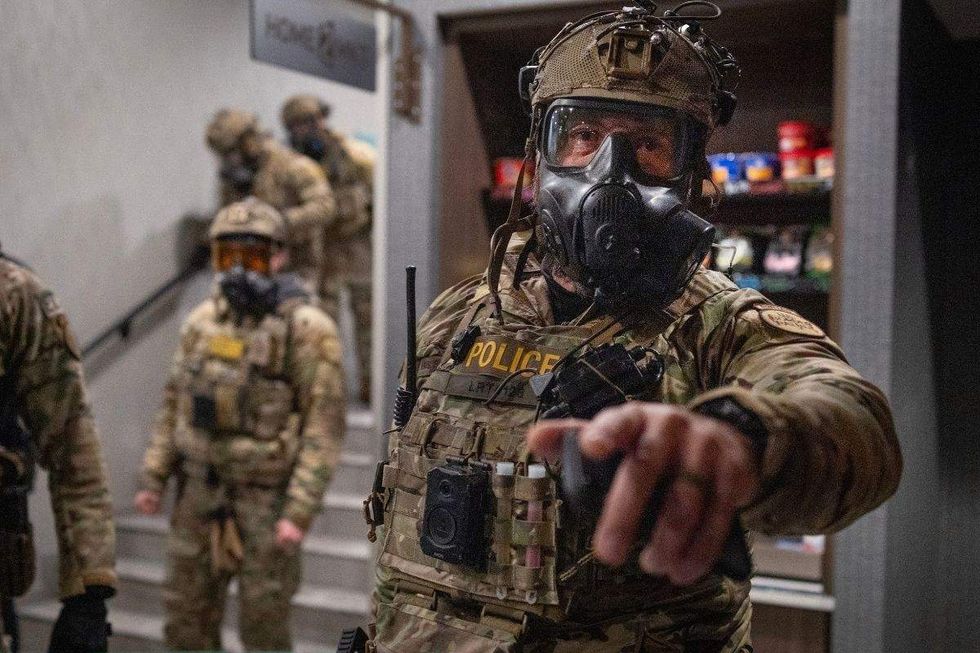 federal immigration agents