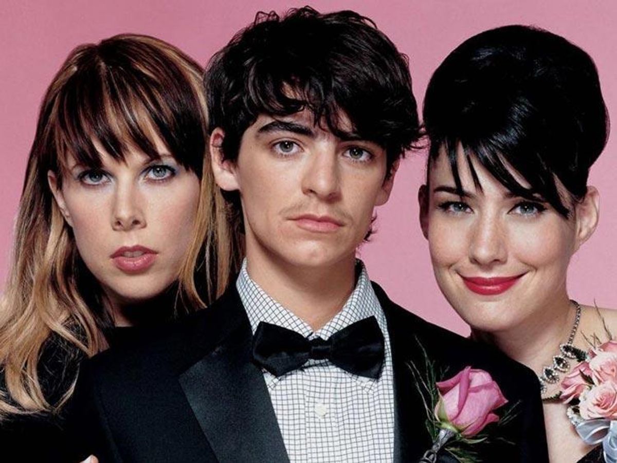 Feminist Band Le Tigre Reunites With Song Backing Hillary Clinton