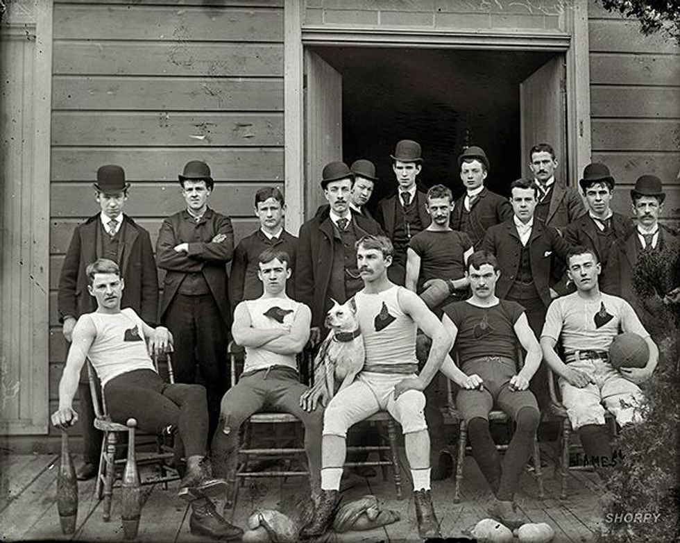 Football-team-circa-1895-1910x633