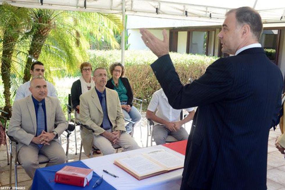 Frenchcouple_officiant_633