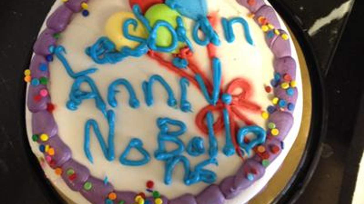 Fulllesbianannivcakex400