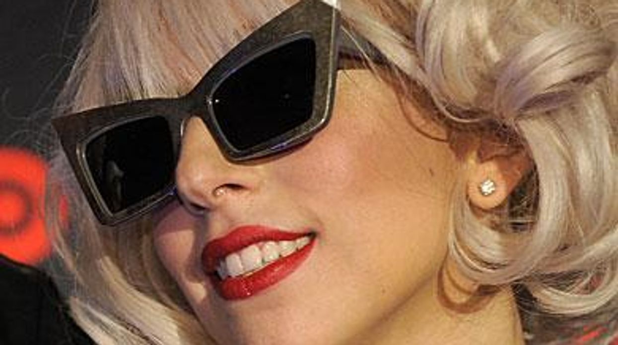 Gaga_glassesx390_0