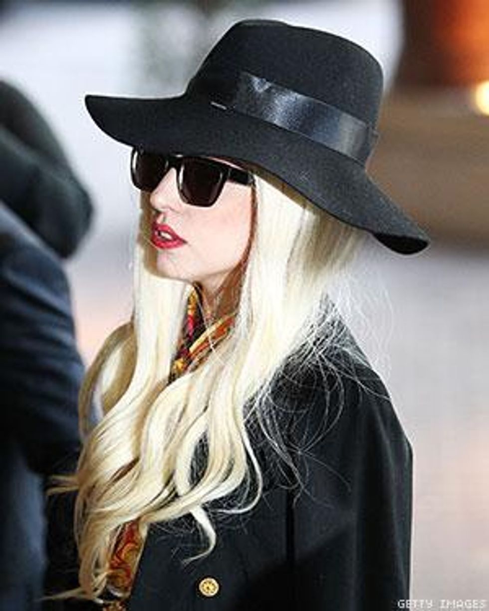 Gaga-melbourne-x300d_0