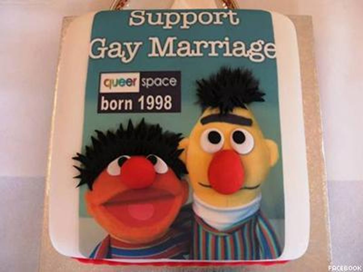 Gay-bert-and-ernie-cake-x400_0