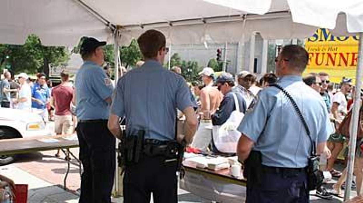 Gay-lesbian-liaison-unitx400