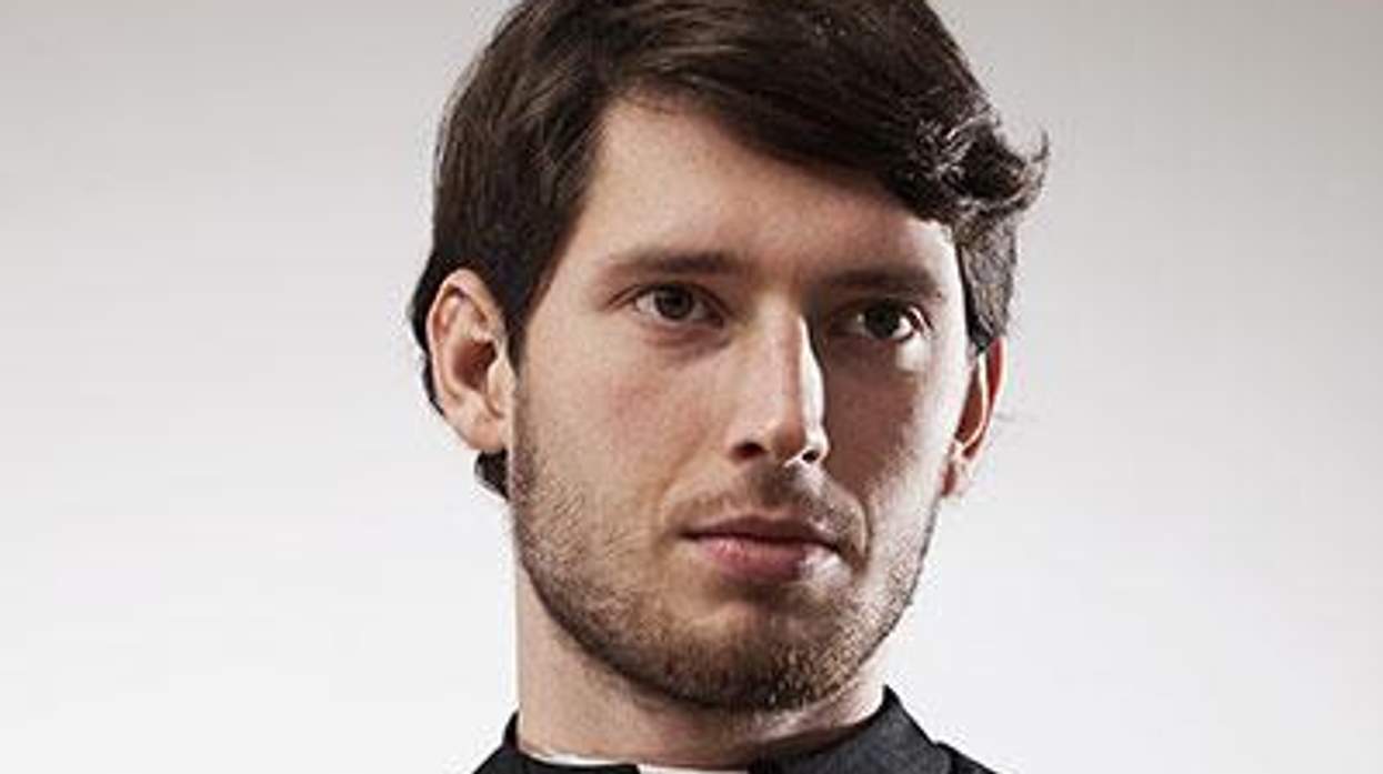 Gay-priest-x400