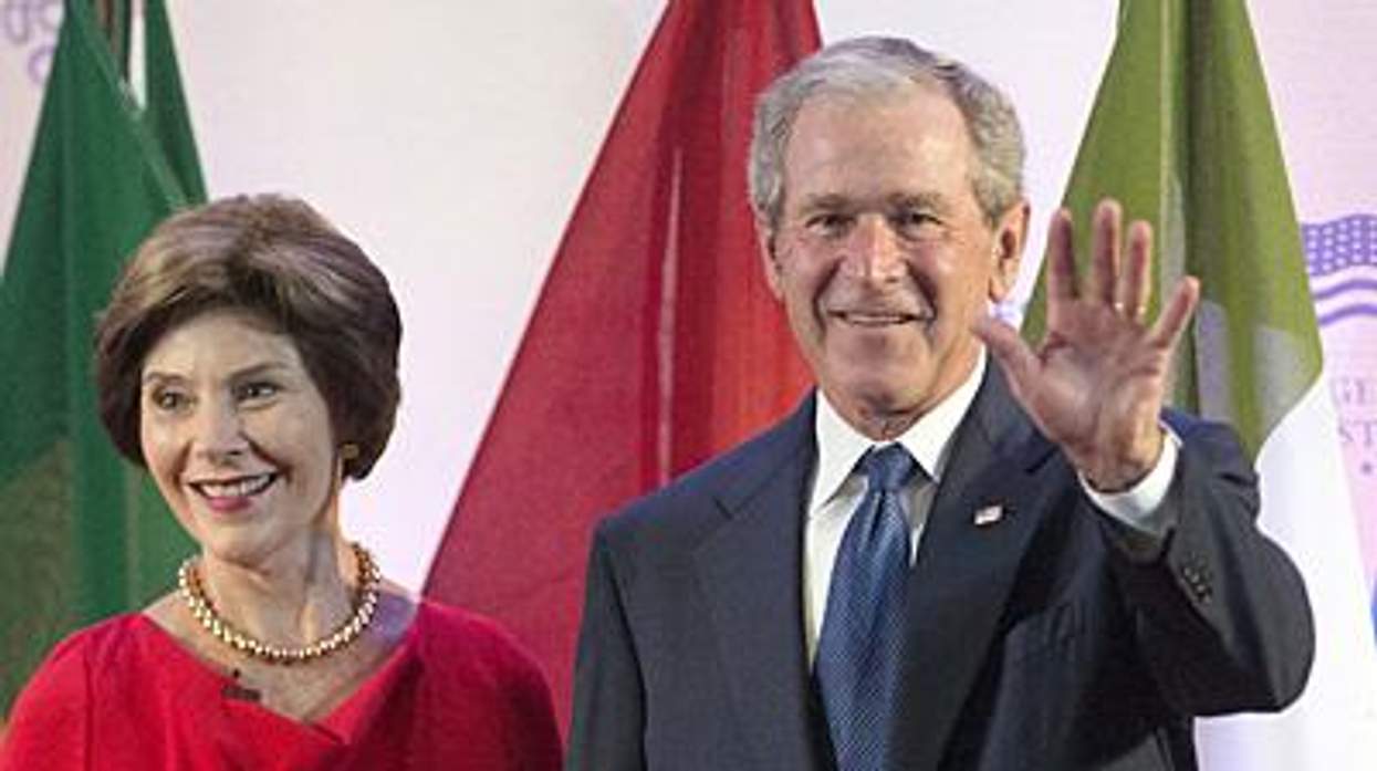 George-w-bush-laurax400