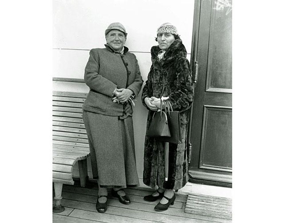Gertrude-stein-alice-b-toklas30sx633_0