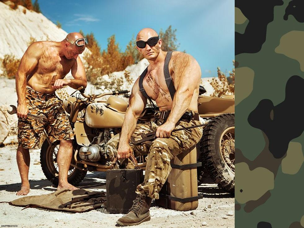 Green camo on left = military (non-specific). Green camo on right = loves soldiers.