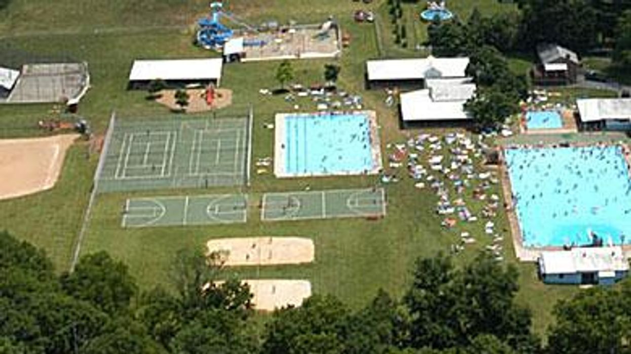 Green-valley-swimming-poolsportsx390_0