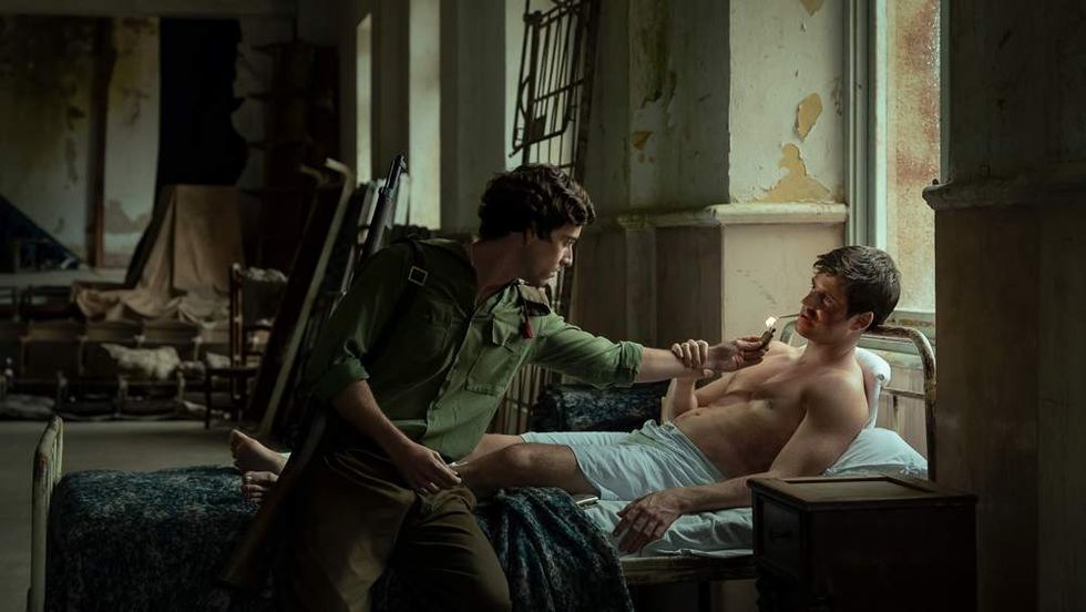 Guitarricadelafuente and Miguel Bernardeau in 'La Bola Negra'