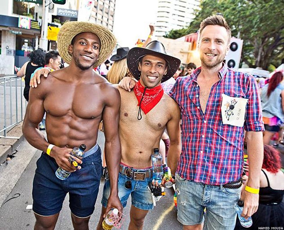 Hamidmousa_mardigras15_parade_quick_2500-5x633_0