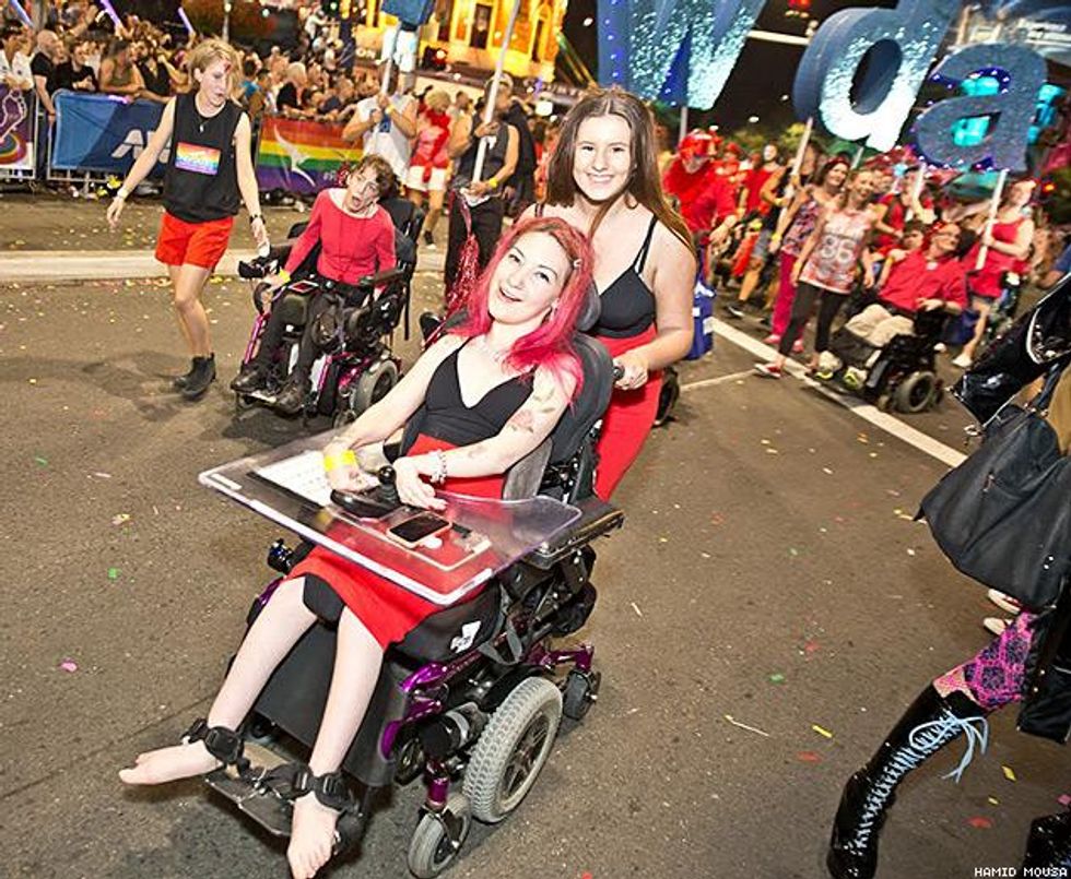 Hamidmousa_mardigras15_parade_quick02x633_0