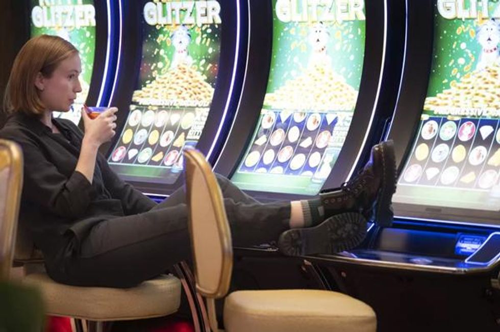 Hannah Einbinder -- Hacks