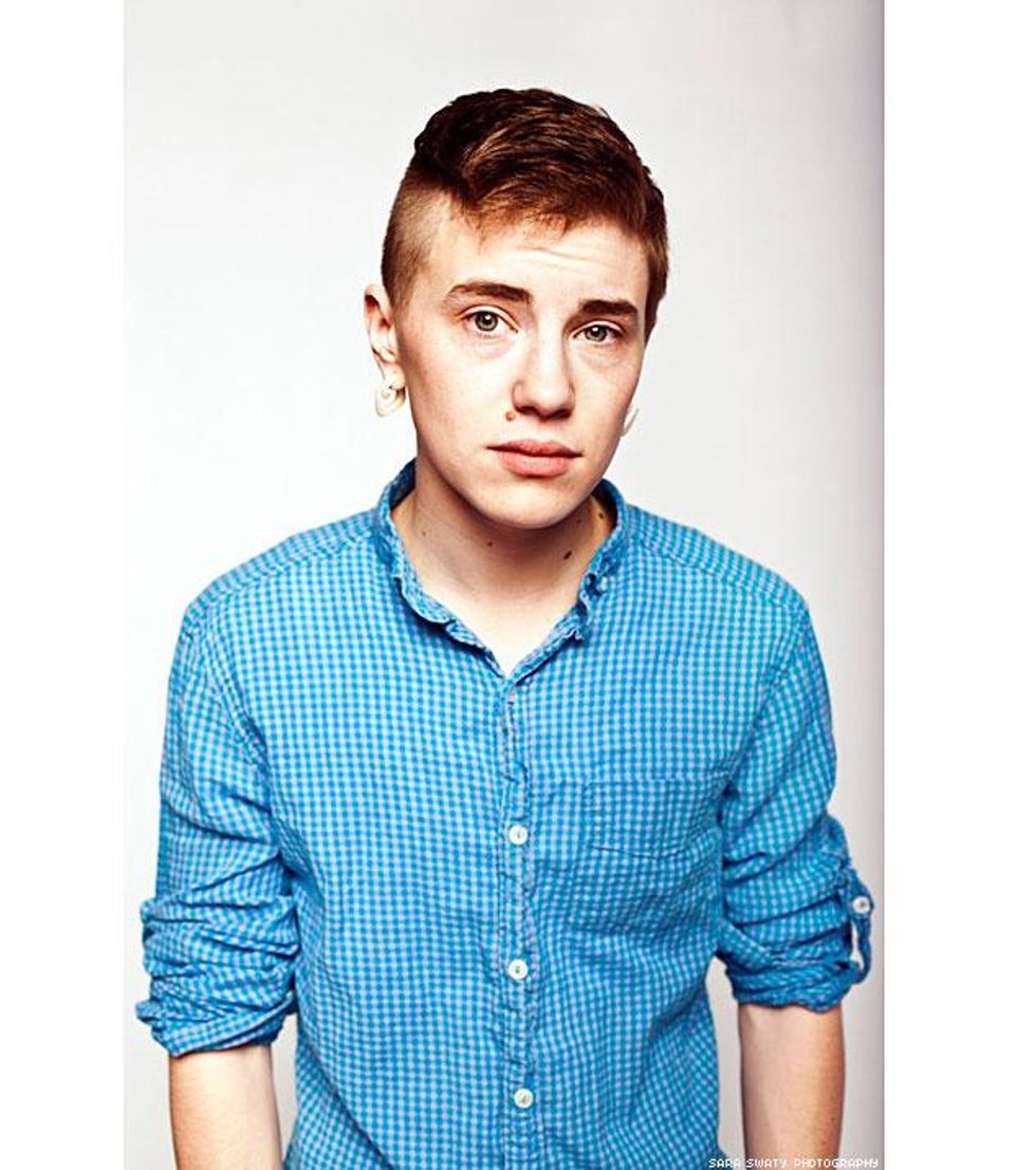 Harrison_studio_-1065_blueshirtx633_0