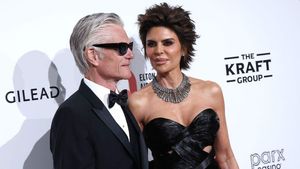 Lisa Rinna & Harry Hamlin snag Pelosi LGBTQ+ Ally Award. They warn of ‘authoritarian takeover’