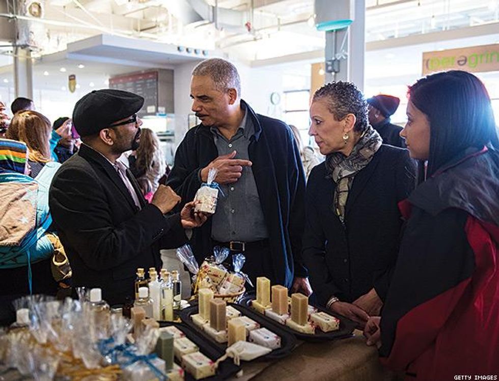 Holder_452928317x633_0