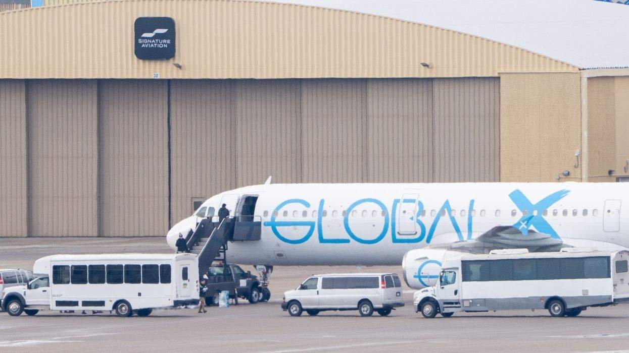 ice deportation plane