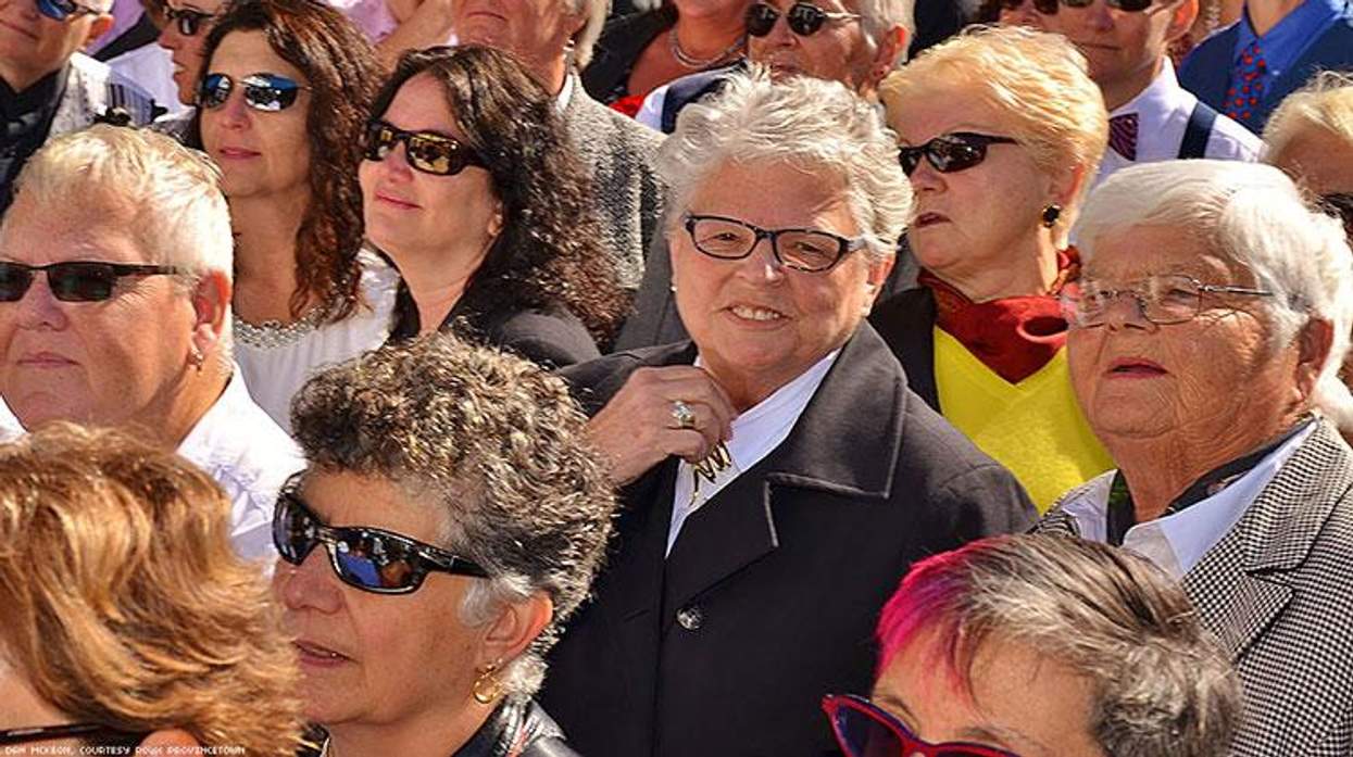 94 Photos of 106 Lesbians Getting Married