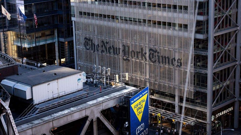 Важливе дослідження: Як The New York Times перетворила трансгендерну реальність на "дебати"