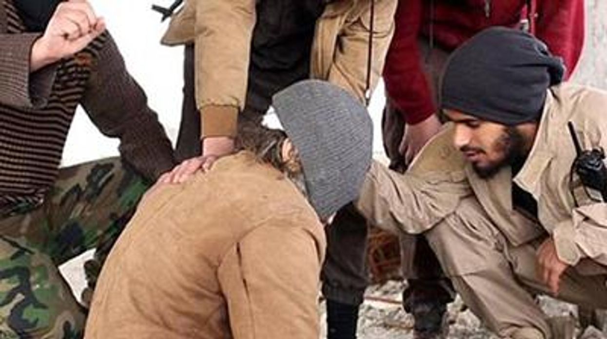 Isis-roof-and-stoning-x400_0