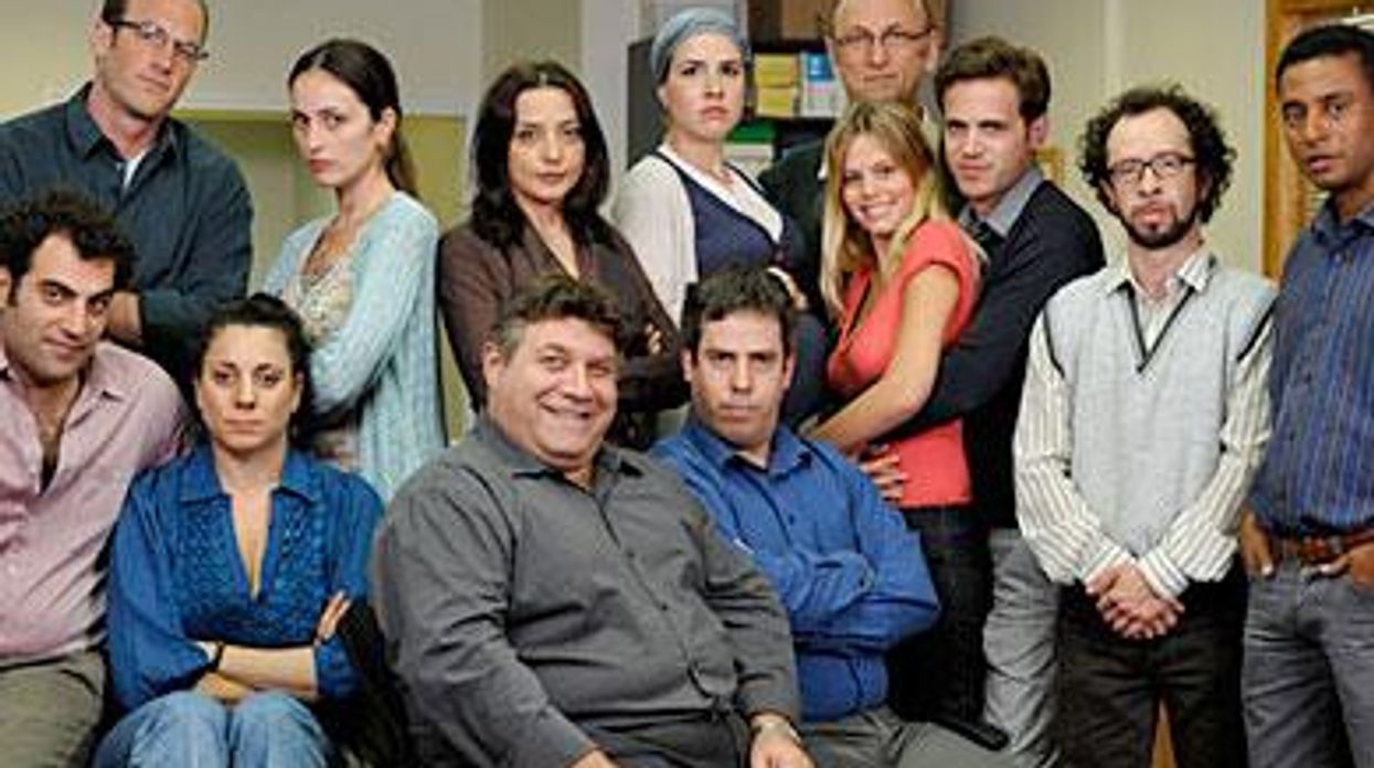 Israeli_officex390_0