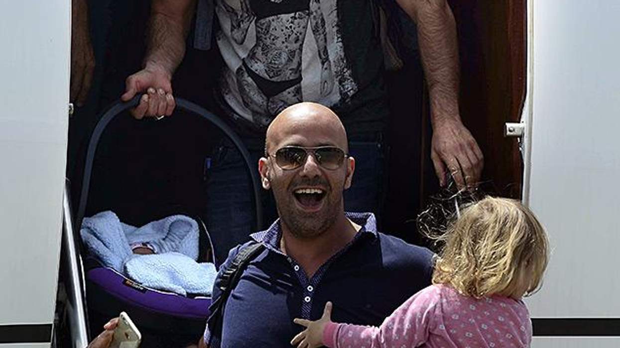 Isreali_gay_dads02x633