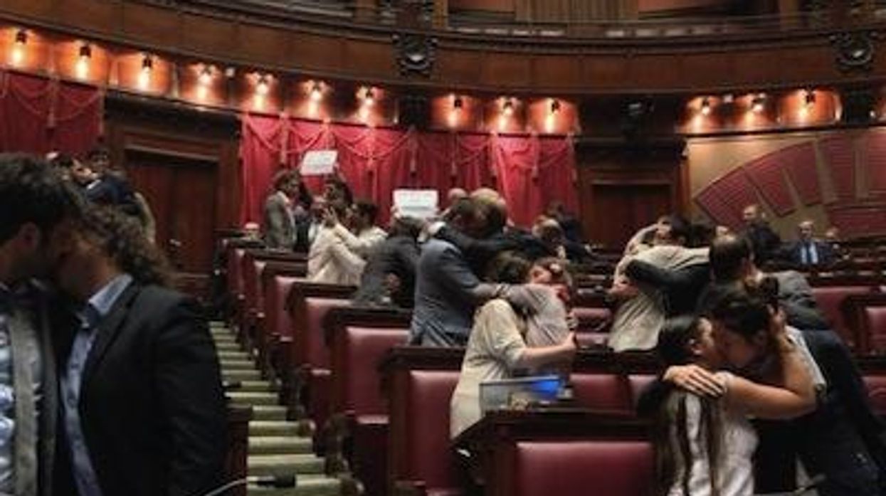 Italiankissin_x400_advocate