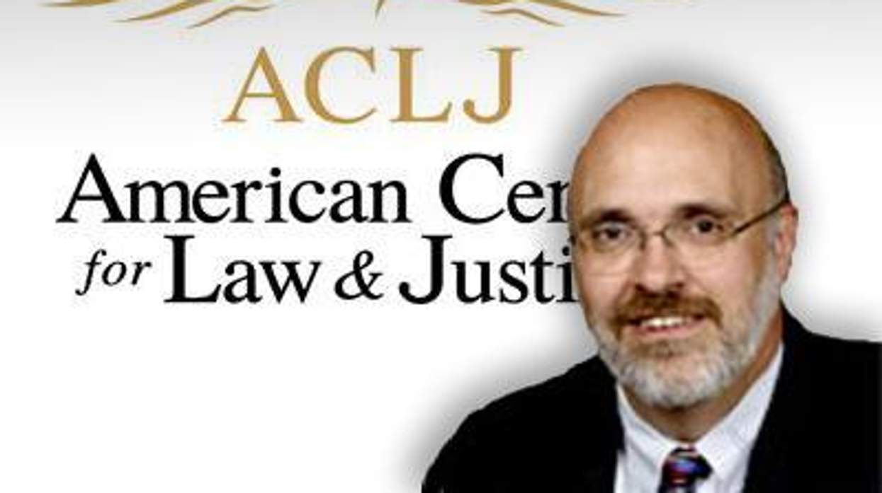 Jameshendersonx400_advocate_0