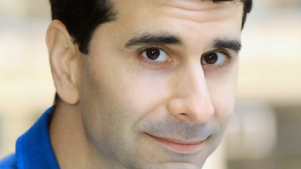 Jcarianiheadshot_brianhutchisonx400