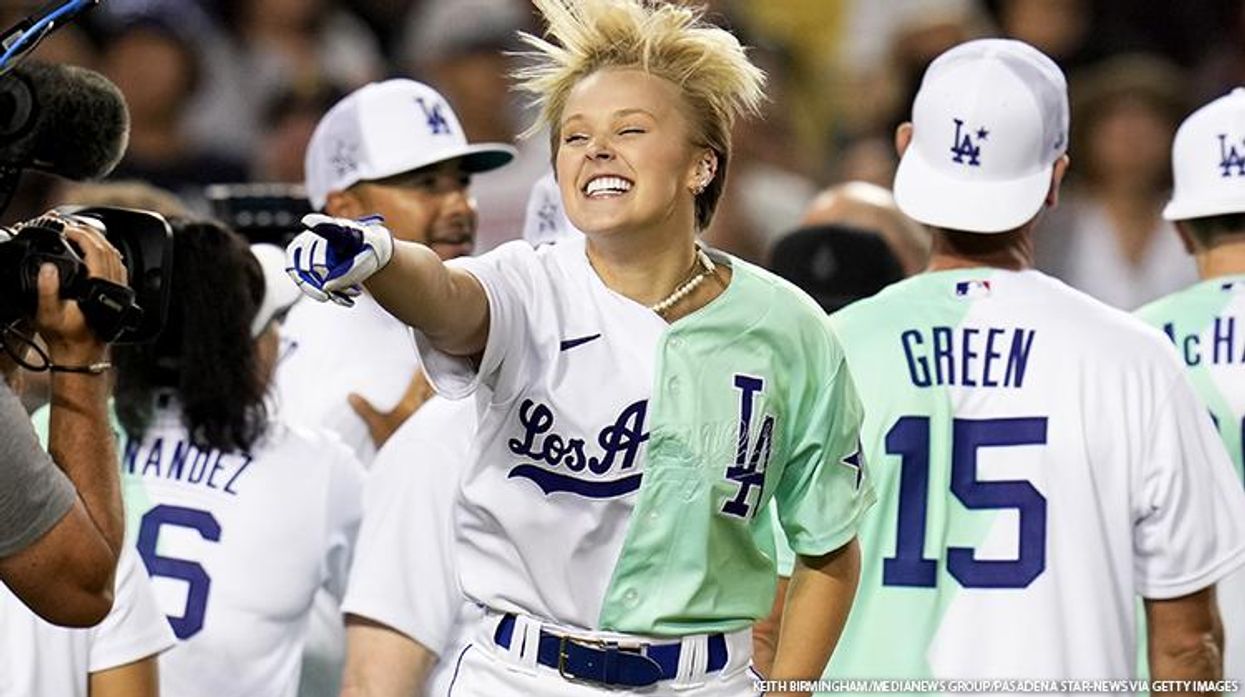 JoJo Siwa at MLB Celebrity Softball Game