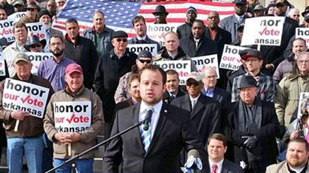 Josh-duggar-arkansas-x400