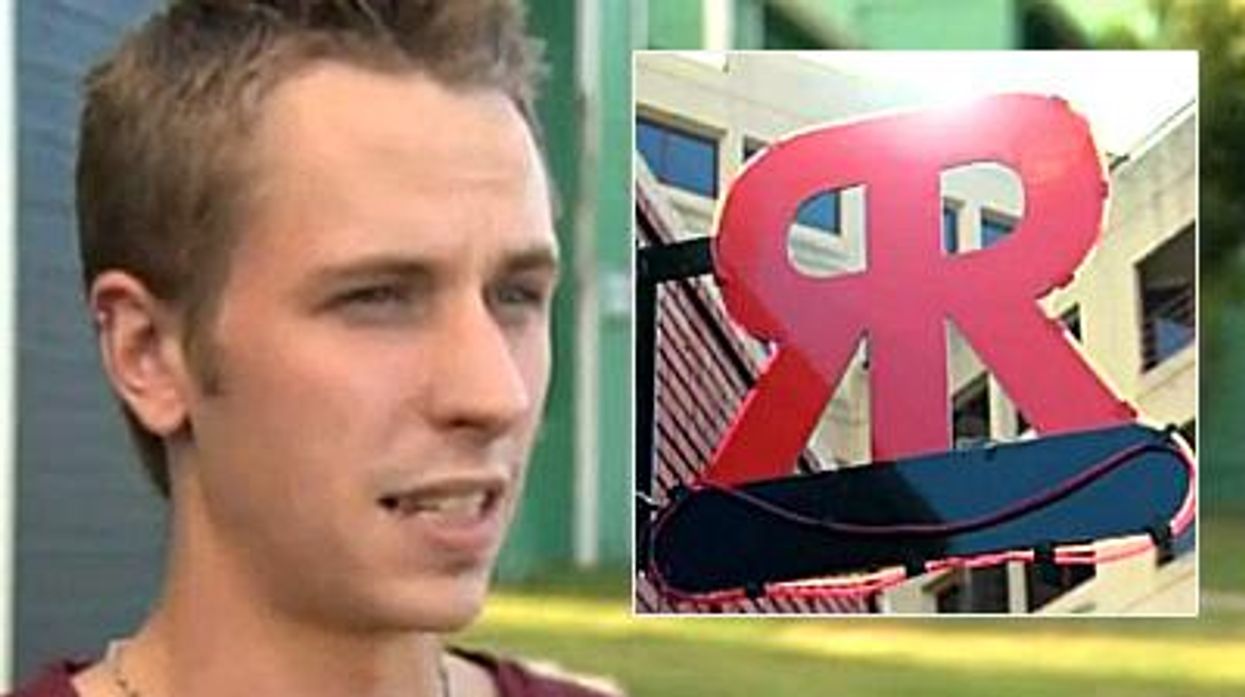 Josh-moon_red_roomx400