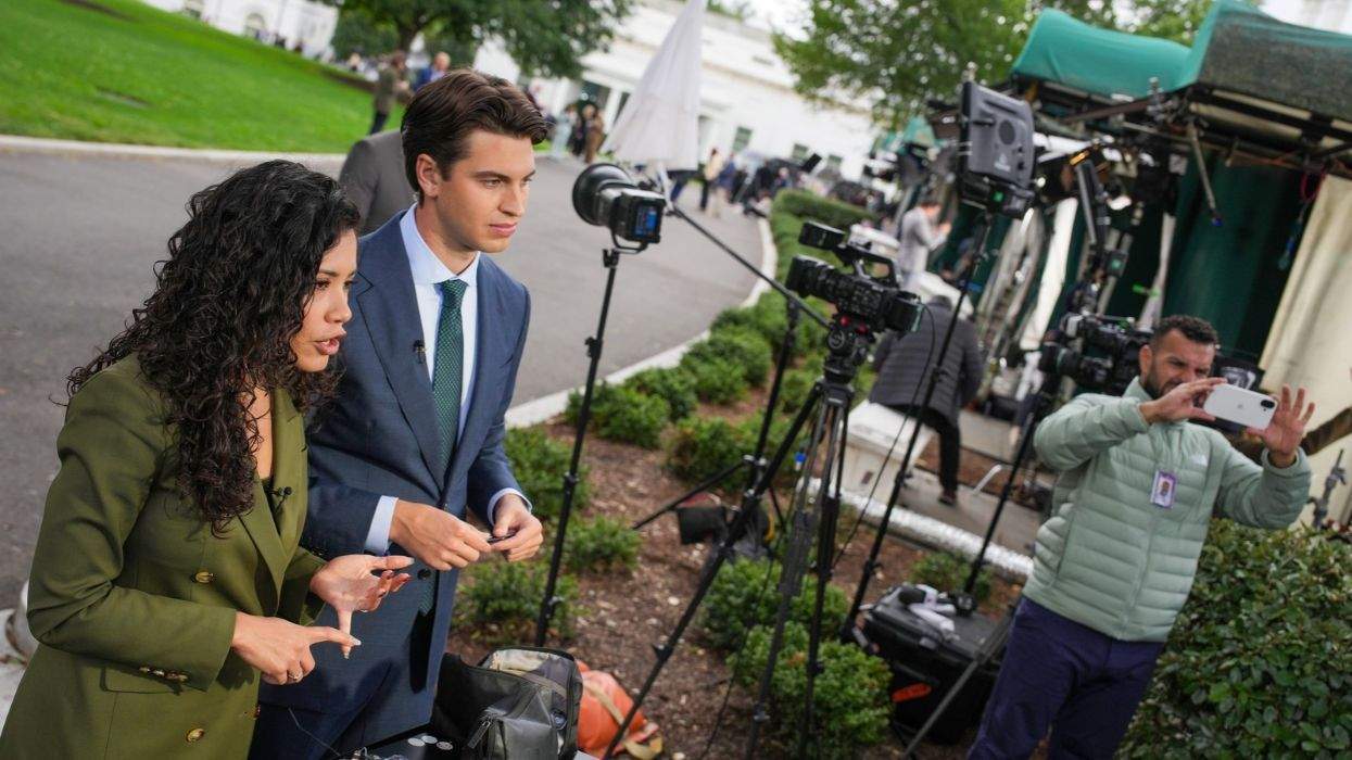 journalists on the white house grounds