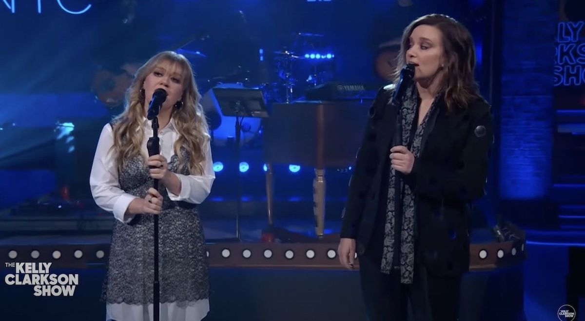 
<p>Brandy Clark and Kelly Clarkson Perform ‘Dear Insecurity’ With Breathtaking Harmonies </p>

