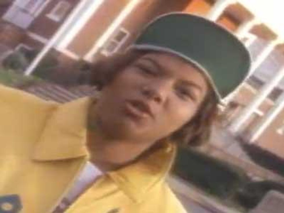 Latifah_1990videox400_0