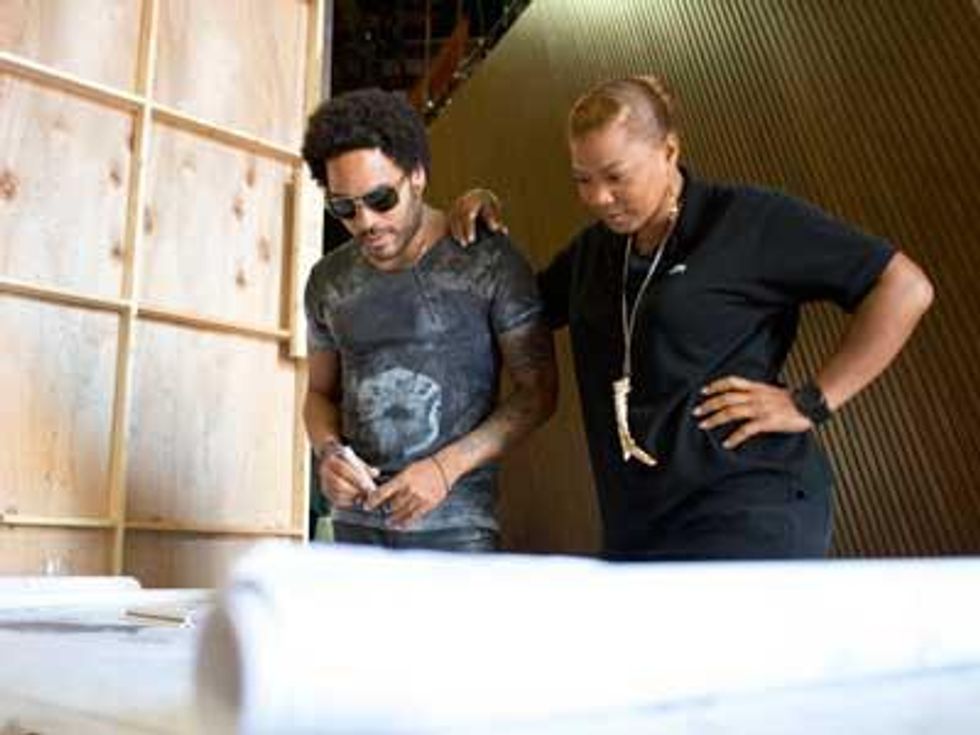 Latifah_kravitz_sonyx400_0