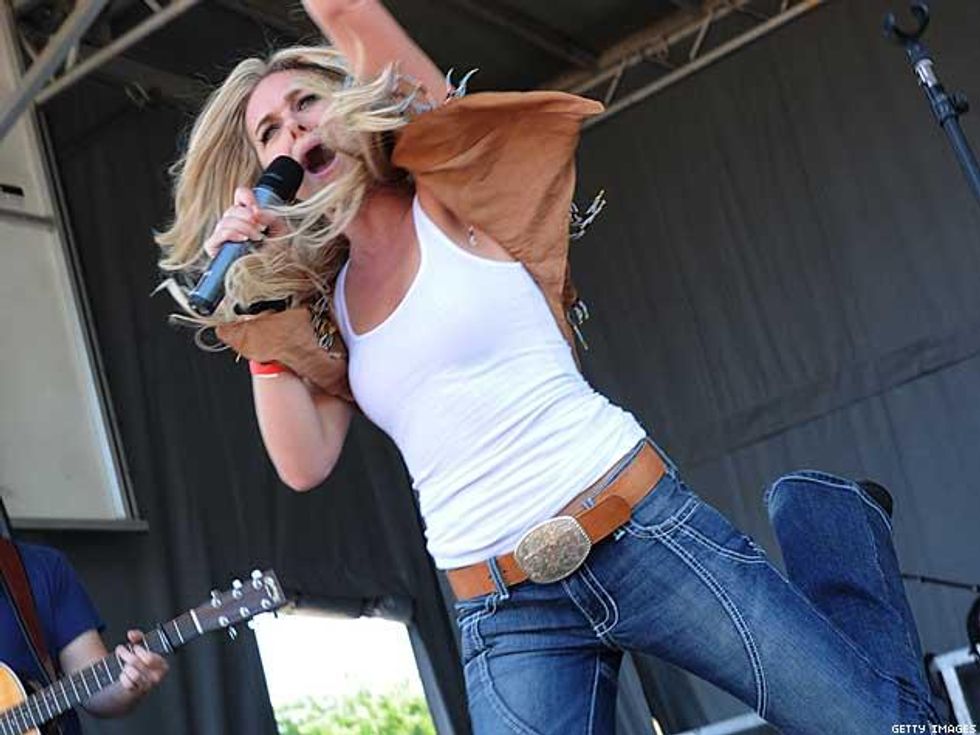 Laura-bell-bundyx633