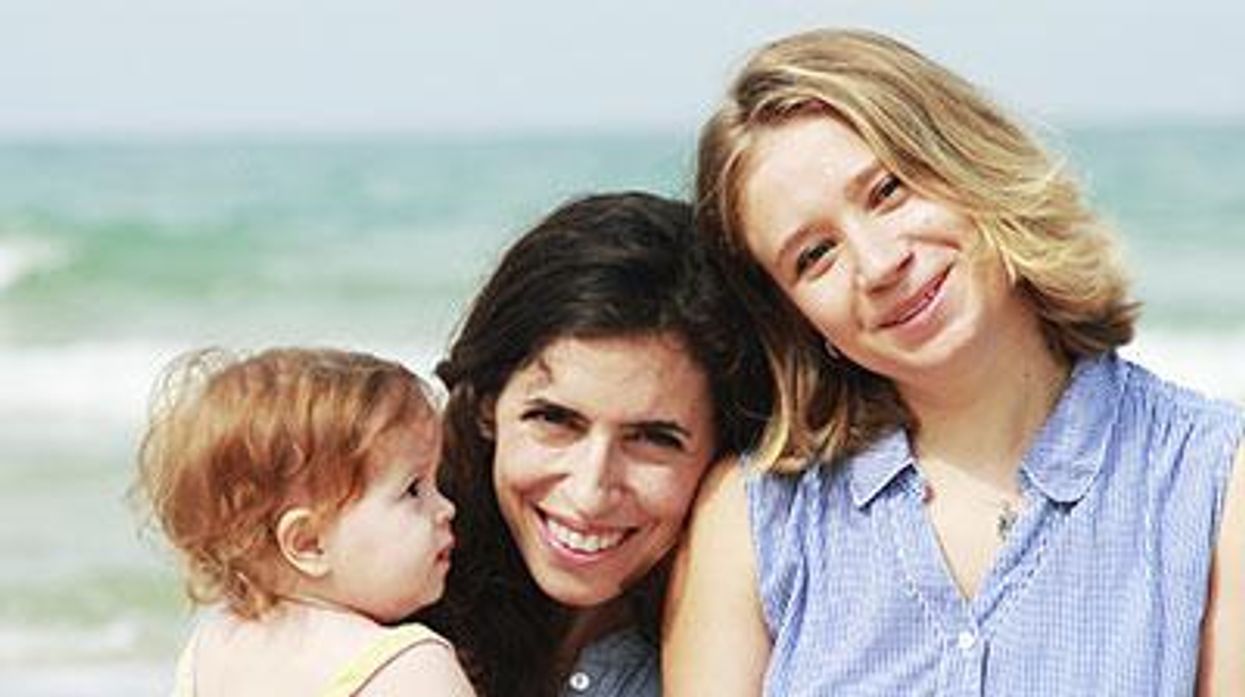 Lesbian-family-with-child-x400